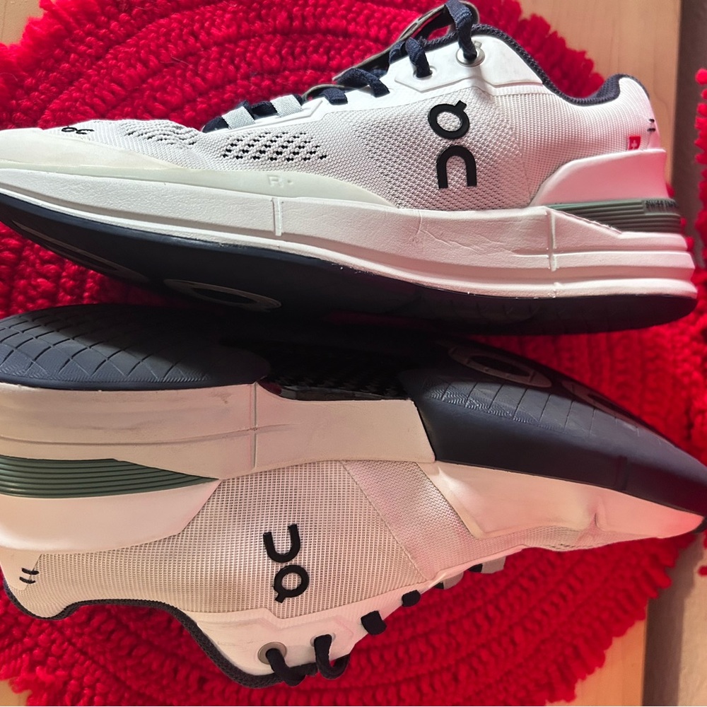 On Running White and Green Sneakers with CloudTec Cushioning - Picture 7 of 9
